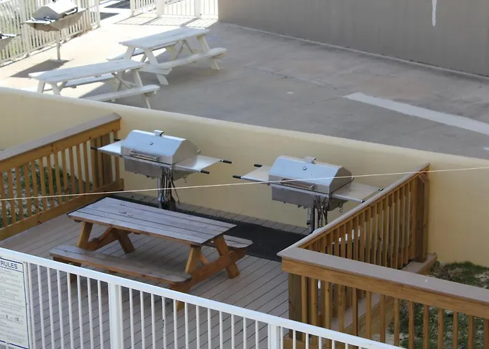 Clearwater 1c By Albvr - Beautiful Beachfront Views! Great Location!