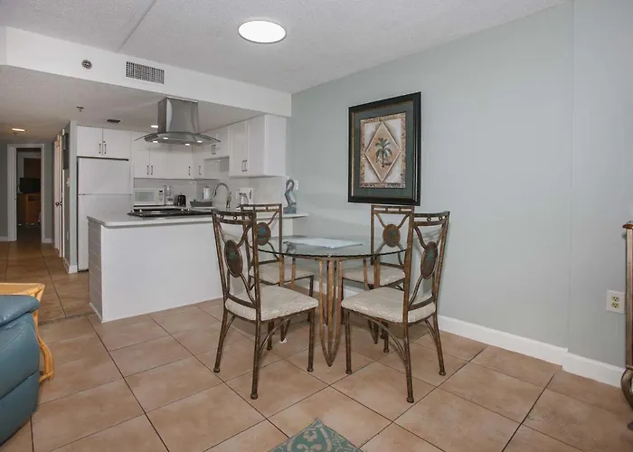 Clearwater 1c By Albvr - Beautiful Beachfront Views! Great Location!